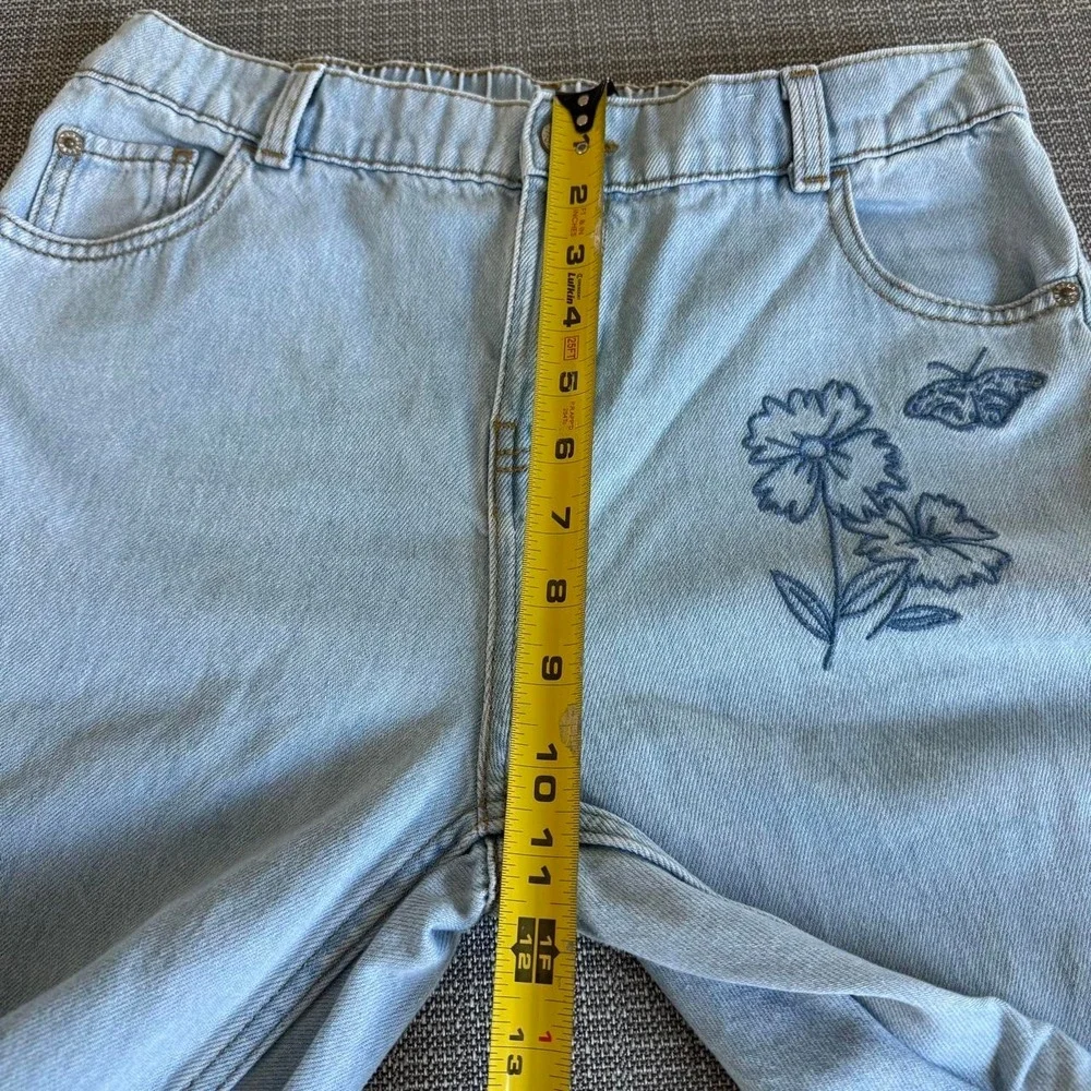 Thereabouts light blue jeans with floral embroidery